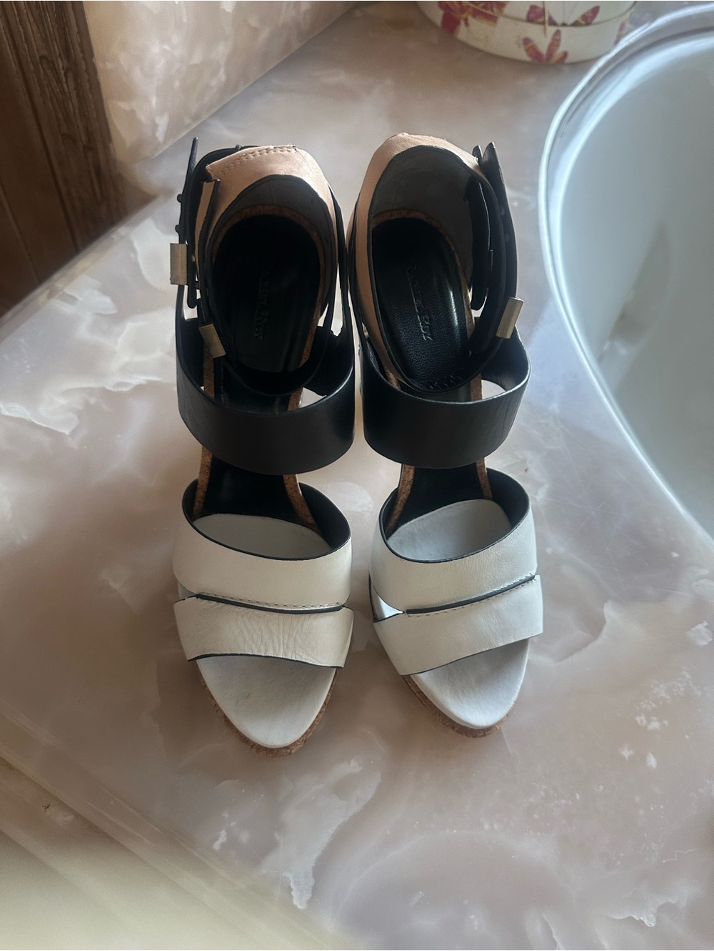 Rachel Roy Black & White Leather Platform Sandals – Size 10